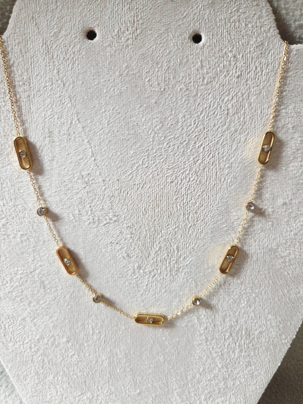Collier Doré  Emilie en Pierres Fines Élégant Raffiné