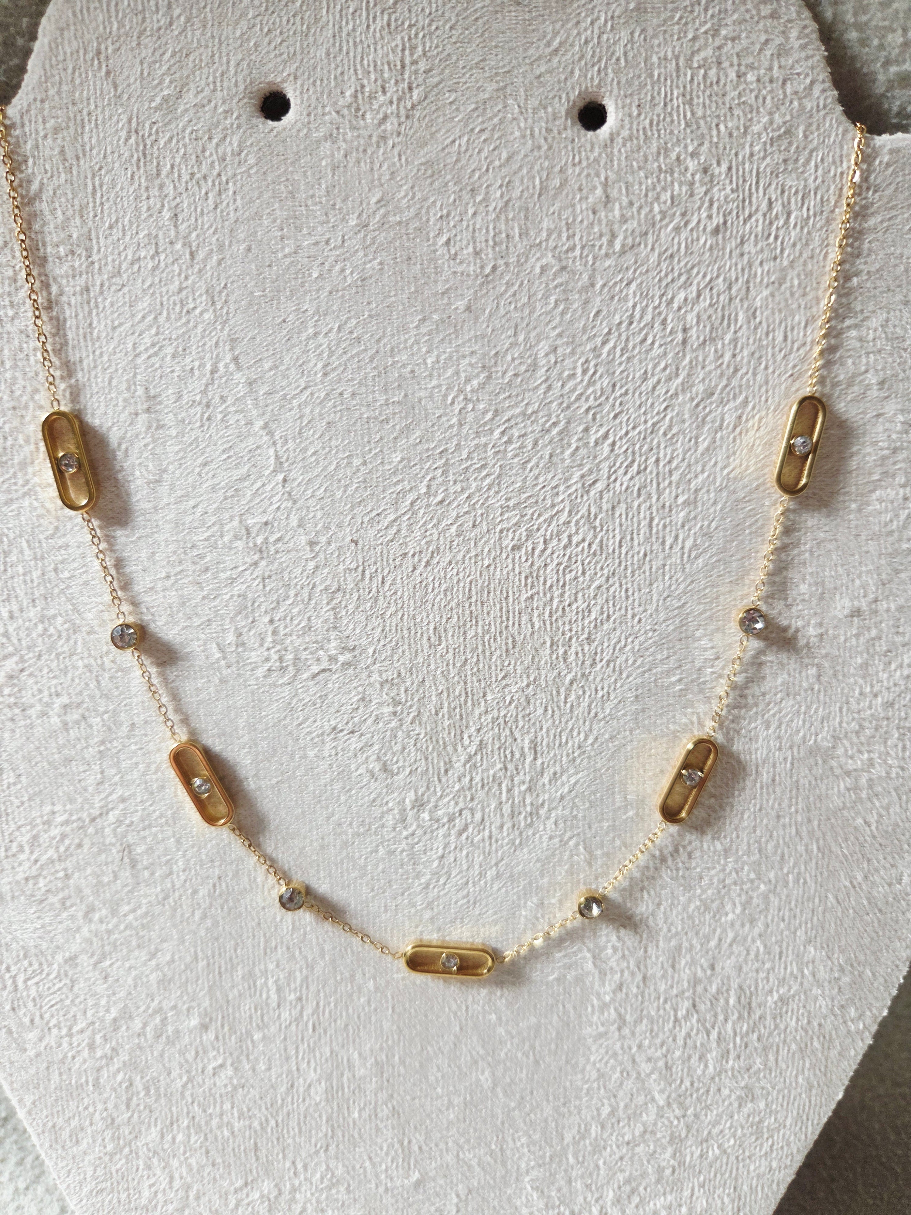 Collier Doré  Emilie en Pierres Fines Élégant Raffiné