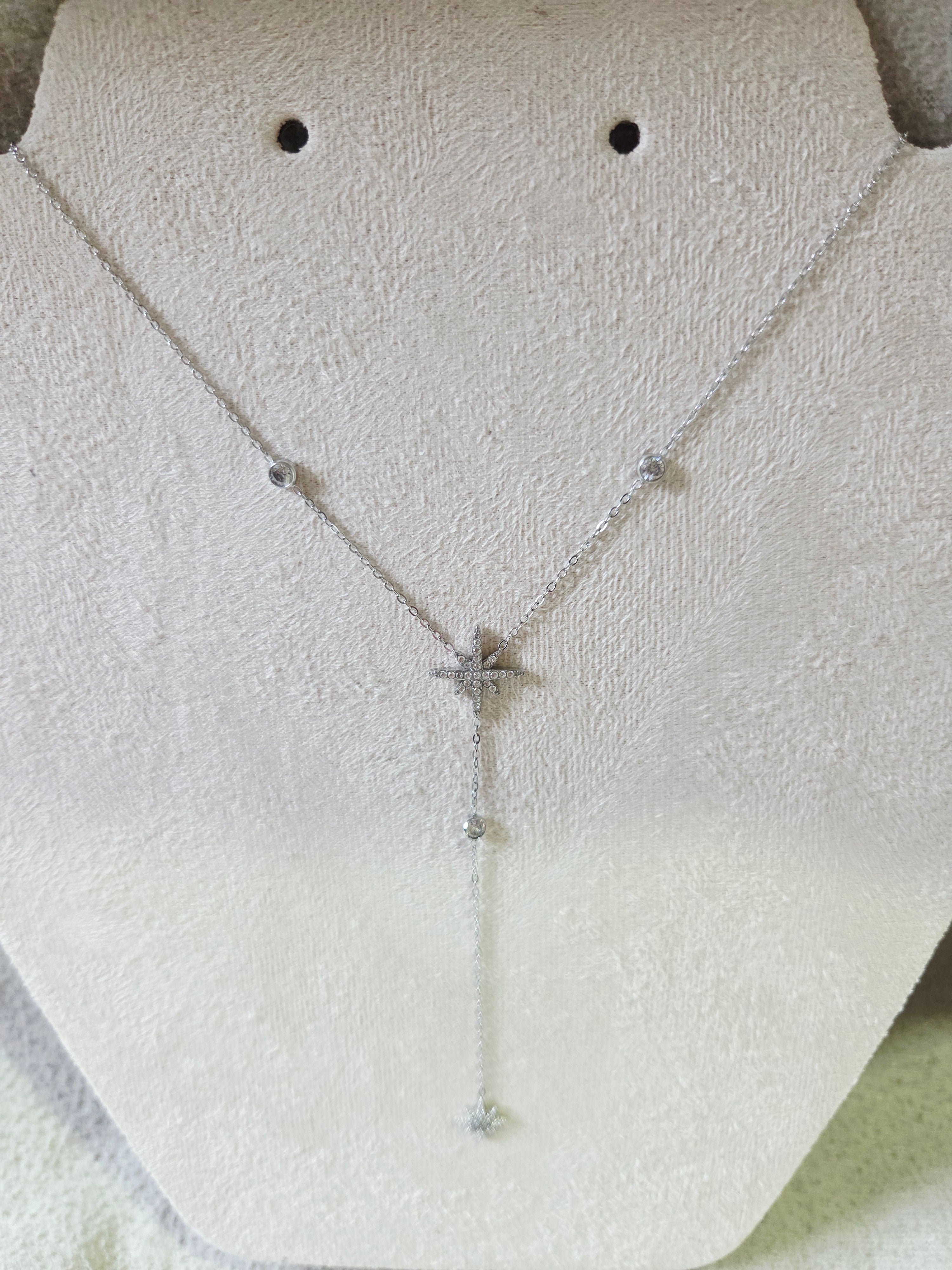 Collier en forme de Y Lucy