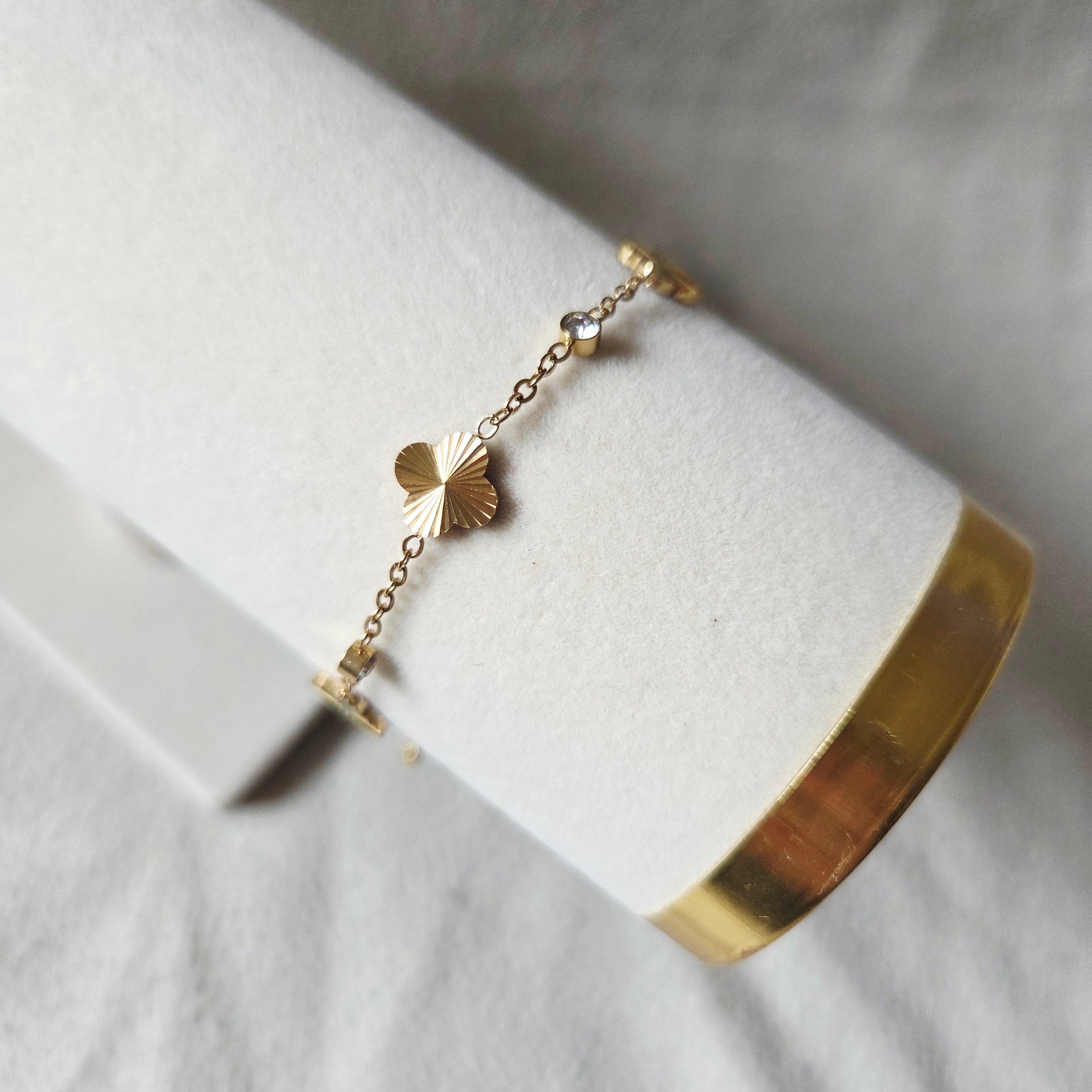 Bracelet  trèfle doré cristaux scintillants Juliette