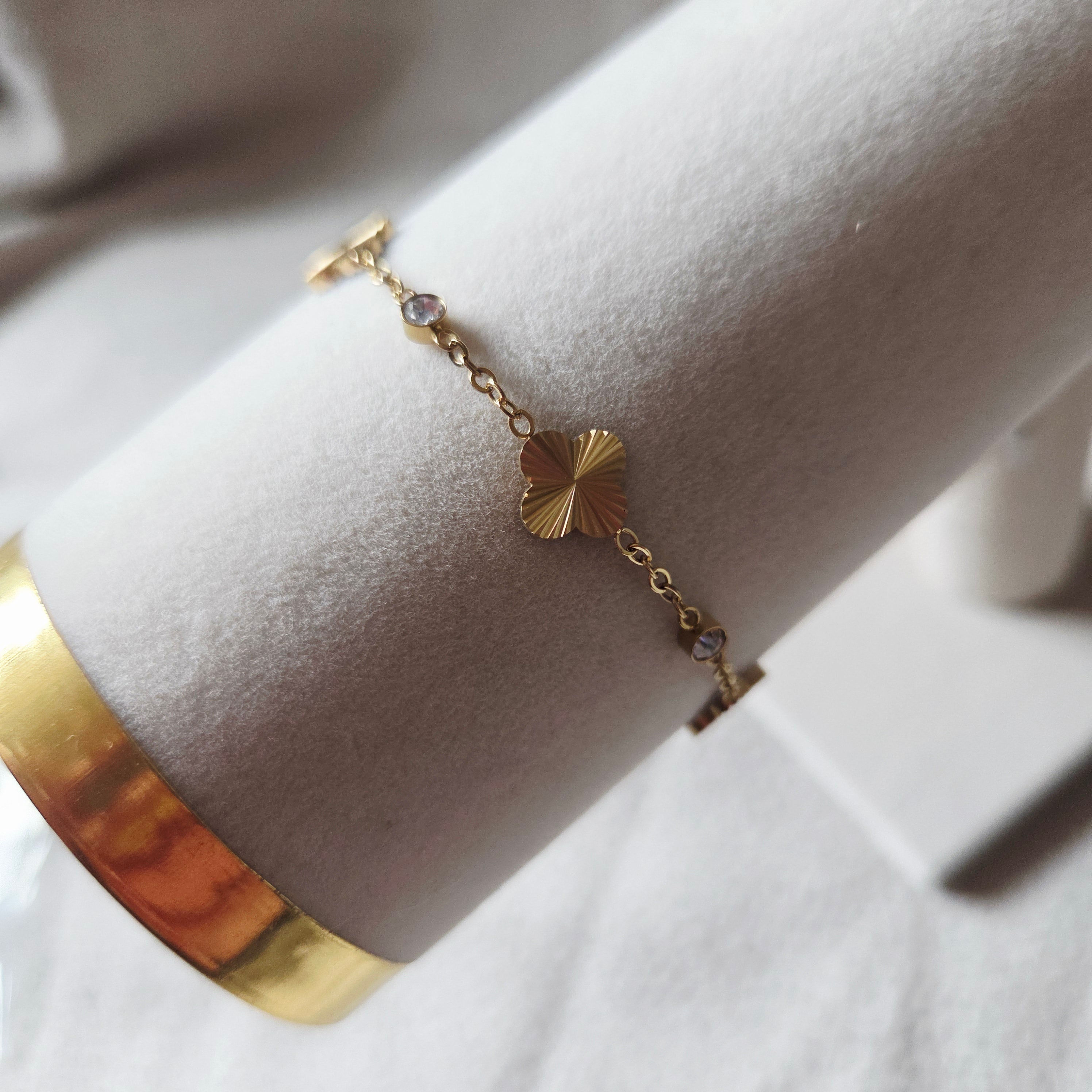 Bracelet  trèfle doré cristaux scintillants Juliette