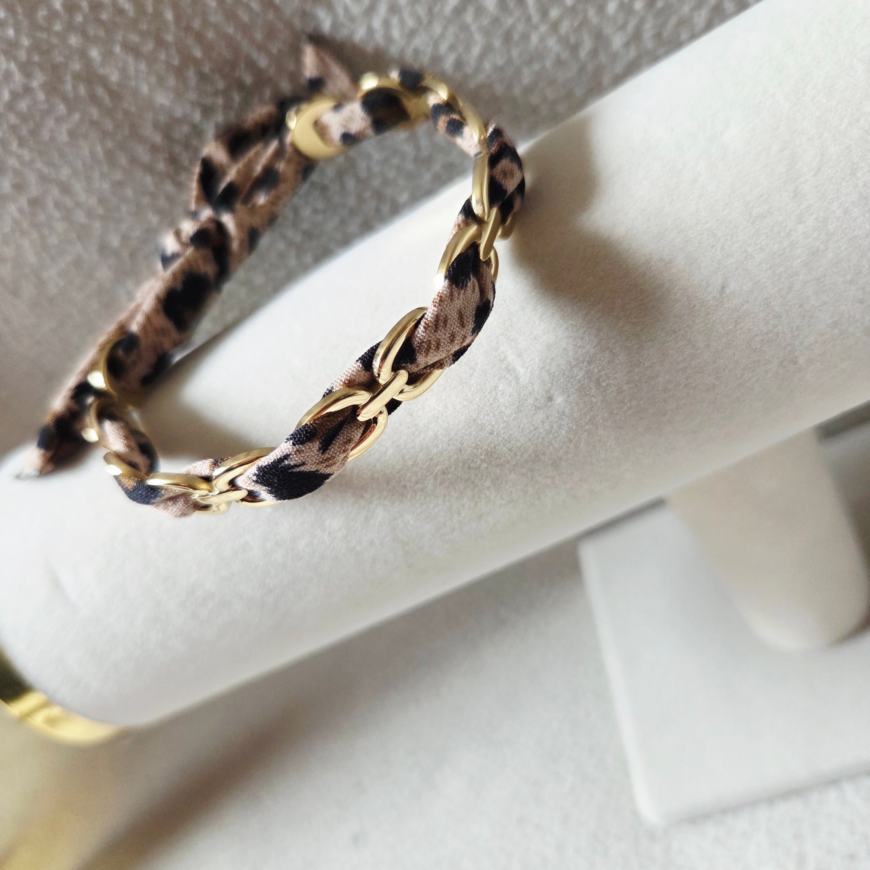 Bracelet jonc fin ajustable doré ajouré entouré Laura