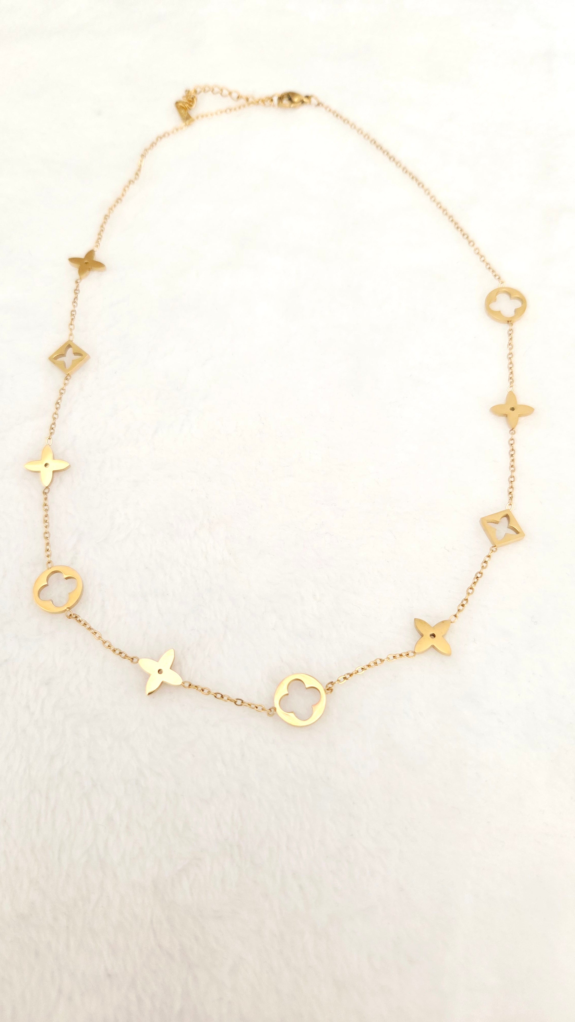 Collier Doré Evy Motifs Fleur et Étoile