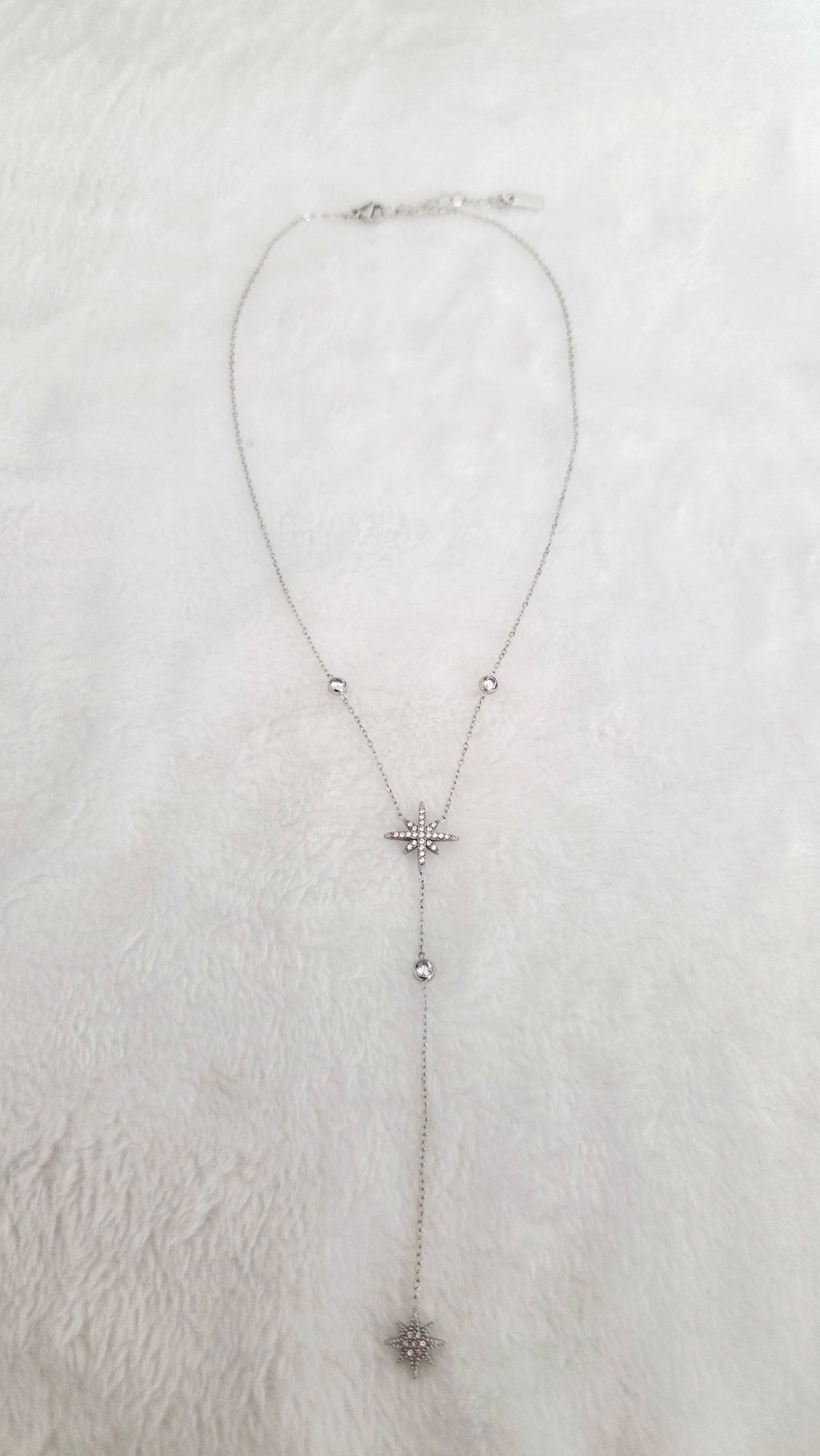 Collier en forme de Y Lucy