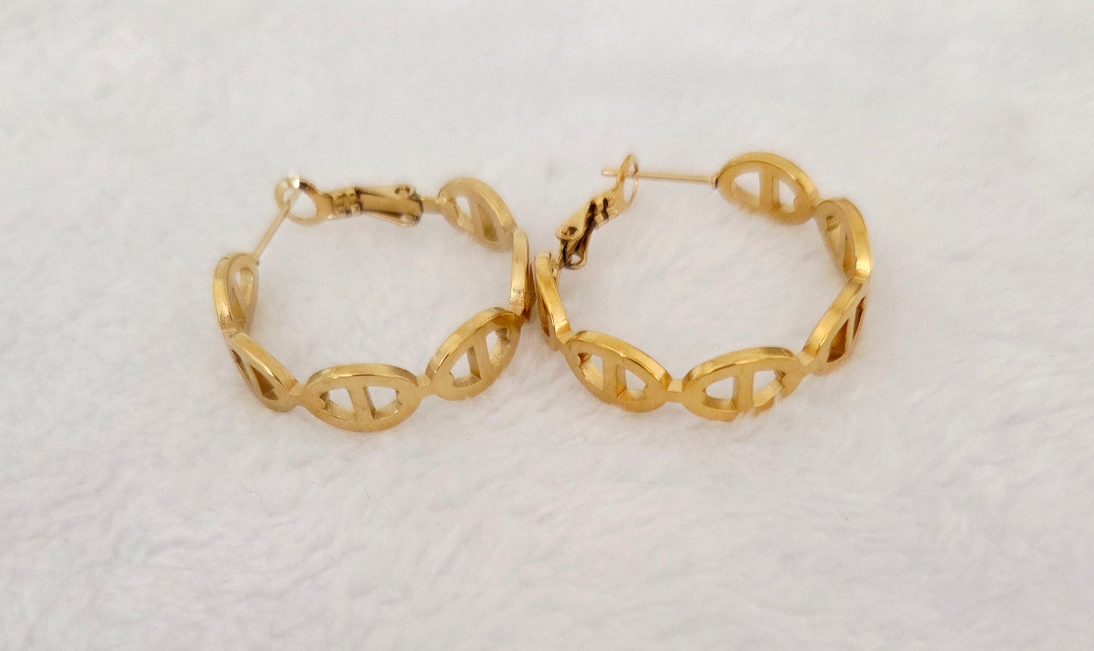 Boucle d'oreilles Créoles ajourées Romy