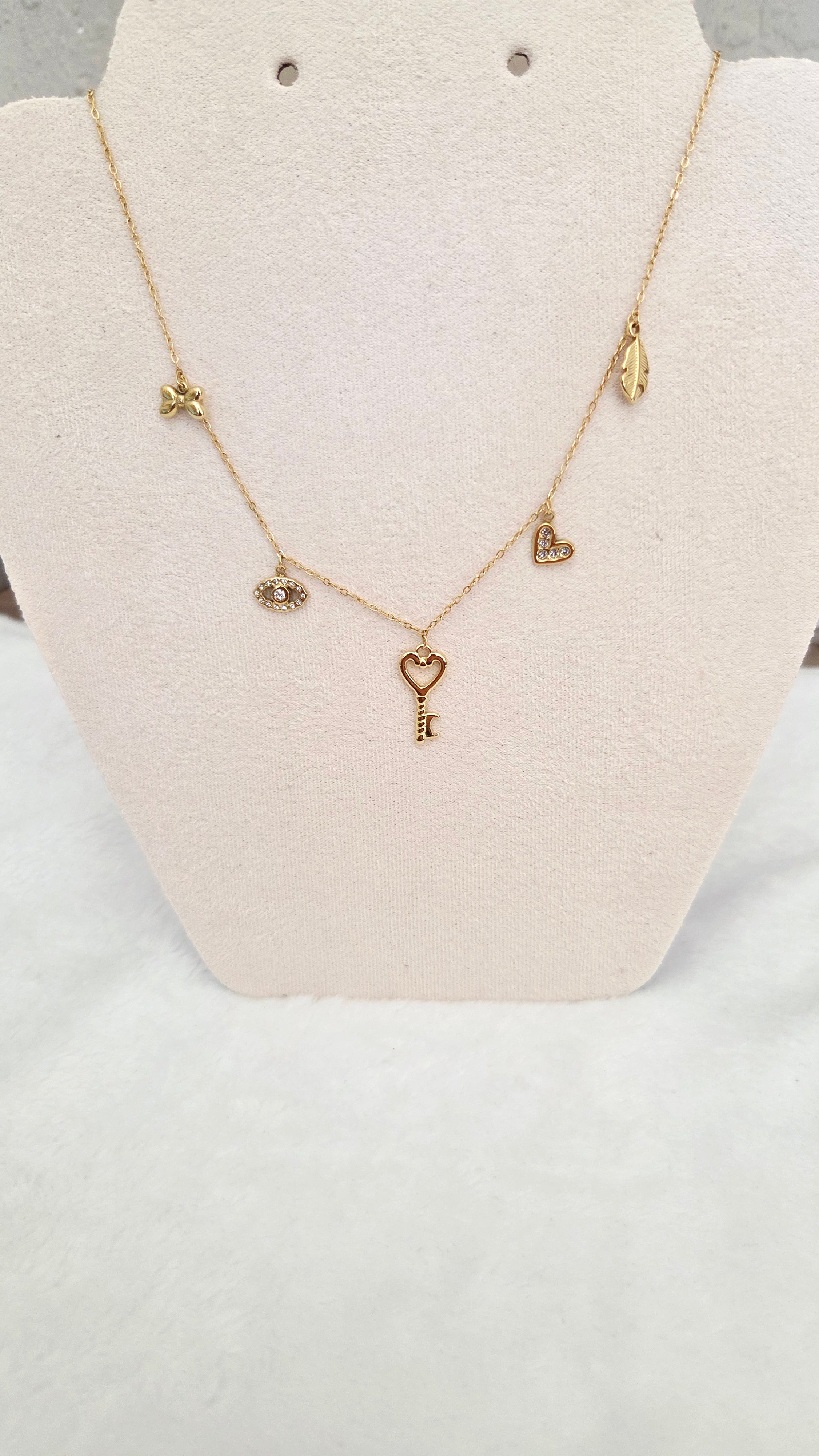 Collier Charms Clé & Symboles