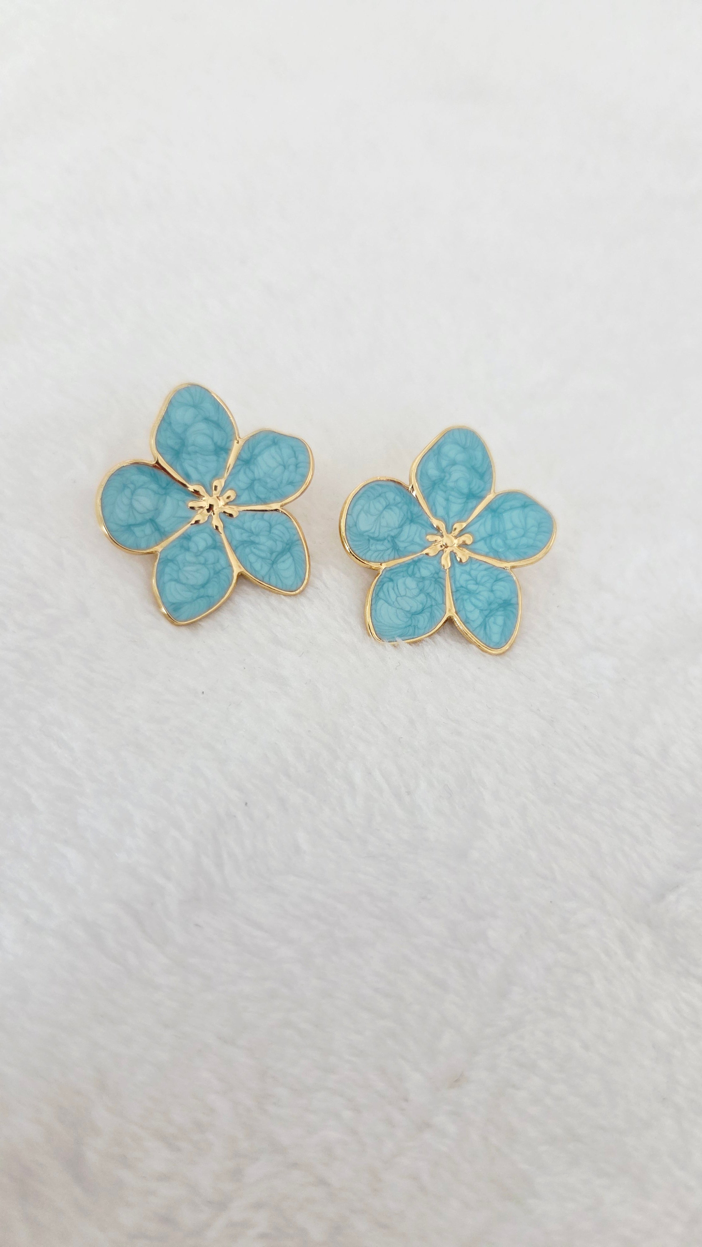 Boucles d’Oreilles Fleur Émaillée – Bleu - Doré