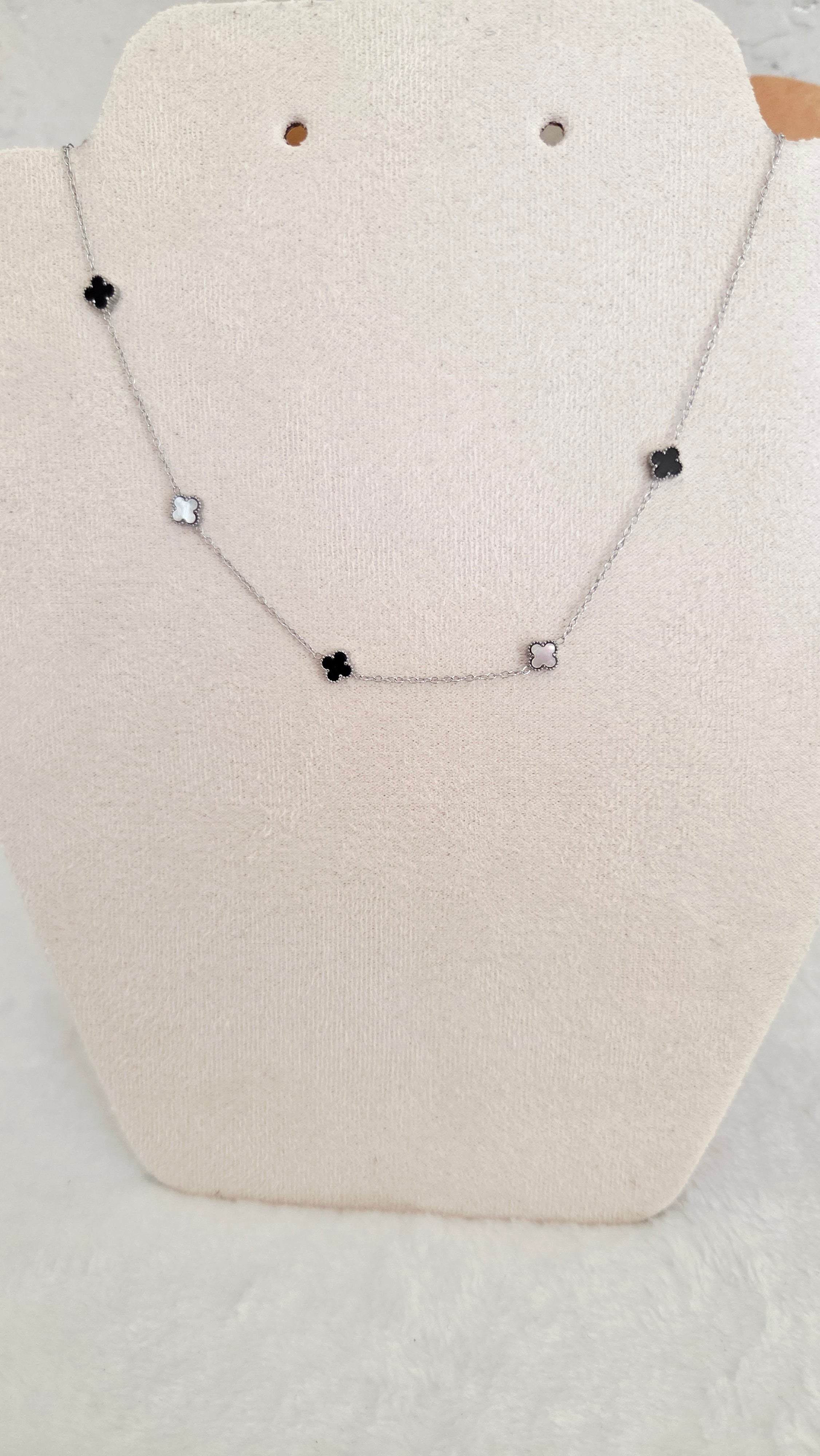 COLLIER TRÈFLE NACRÉ
