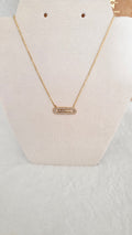 Collier élégant  – pendentif ovale